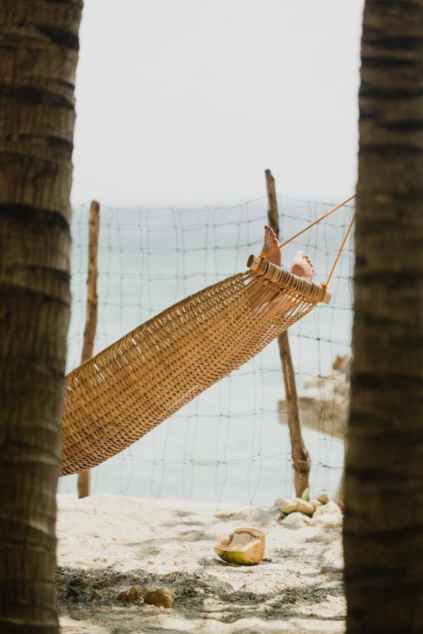 Amami Beach Resort Пуэрто-Галера Экстерьер фото