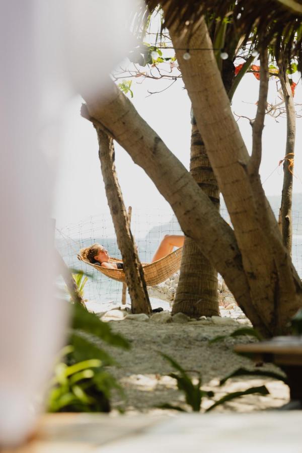 Amami Beach Resort Пуэрто-Галера Экстерьер фото
